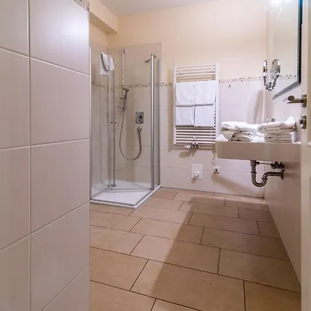 Hafendomicil Wh02 - Hecht * Waren (Mueritz)